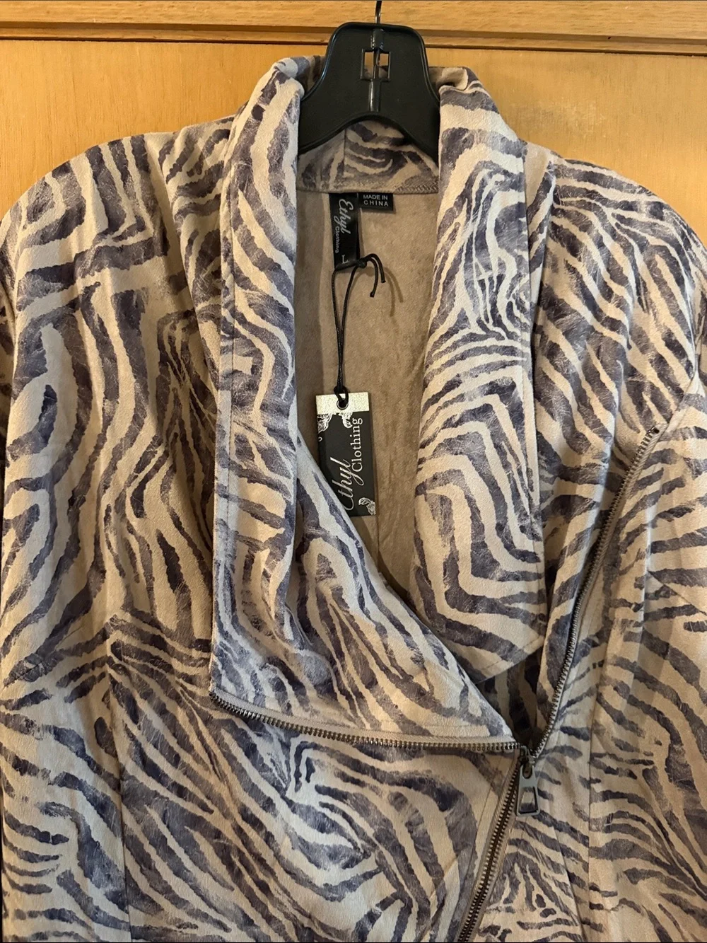 Ethyl Clothing Women’s Soft Zebra Print Faux Suede Jacket Gray Taupe Size Large
